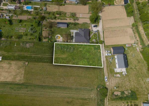 PREDAJ - pozemok pre 1 alebo 2 rodinné domy | 1000m2