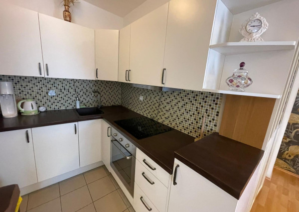 Na prenájom 3-izbový byt s balkónmi a 2 parkovacími miestami v Záhorskej Bystrici