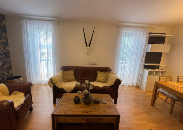 Na prenájom 3-izbový byt s balkónmi a 2 parkovacími miestami v Záhorskej Bystrici