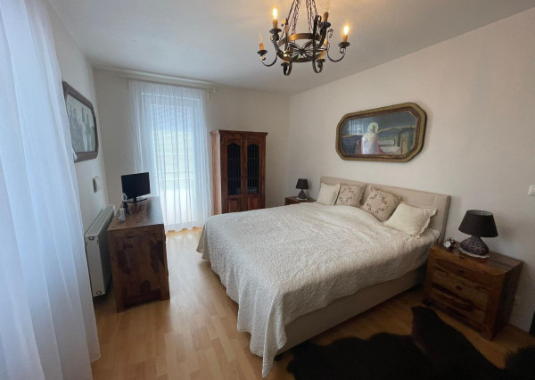 Na prenájom 3-izbový byt s balkónmi a 2 parkovacími miestami v Záhorskej Bystrici