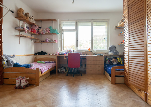 Na predaj 3 izbový byt v pôvodnom stave v Galante - 64 m²