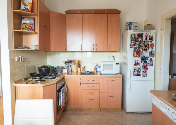 Na predaj 3 izbový byt v pôvodnom stave v Galante - 64 m²