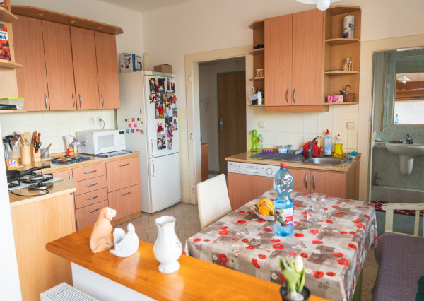 Na predaj 3 izbový byt v pôvodnom stave v Galante - 64 m²