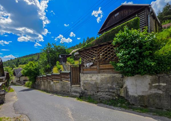 CHALUPA na PREDAJ v obci ŽAKAROVCE (okres Gelnica)