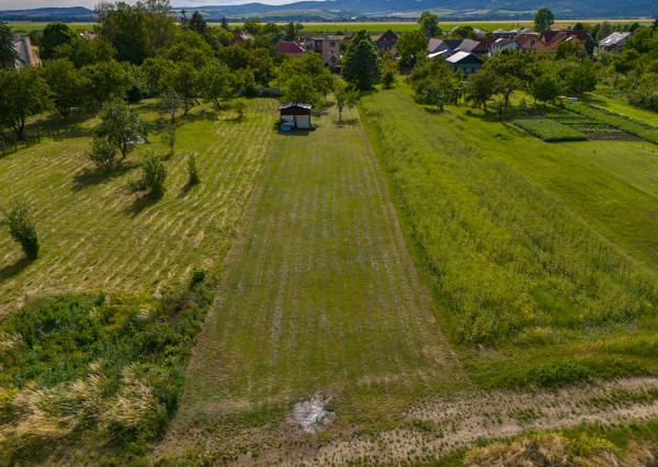 PREDAJ - pozemok na výstavbu rodinného domu (1020m2)