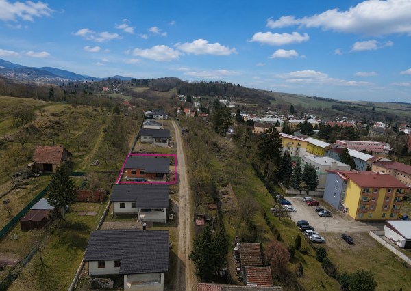 🏡 NA PREDAJ POSLEDNÝ RODINNÝ DOM v súkromnej ulici, Stará Turá