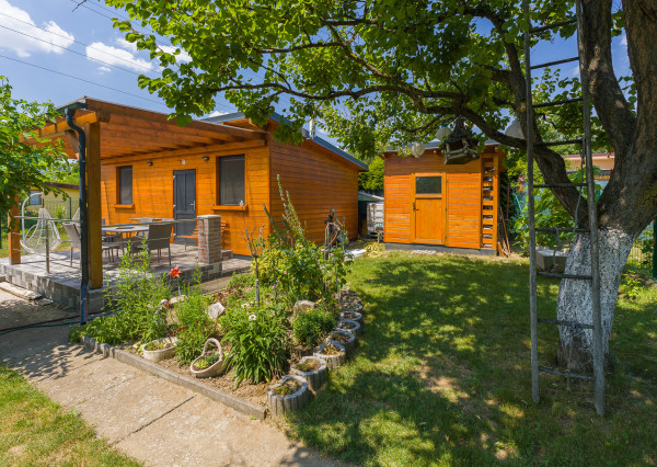 PREDAJ - chata s pozemkom 373m2 | Nové Mesto nad Váhom