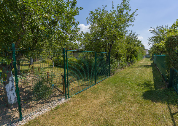 PREDAJ - chata s pozemkom 373m2 | Nové Mesto nad Váhom