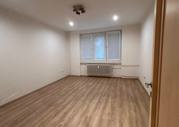 PRENÁJOM 3izb. byt po rekonštrukcii v Ružinove.