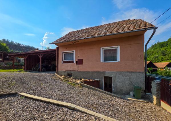 LÚČKA 2x chalupa/rod.dom na PREDAJ (okres Levoča)