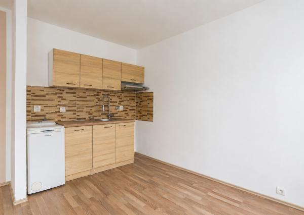PREDAJ - Garsónka – ul.Hurbanova, Stará Turá, 25 m² +pivnica