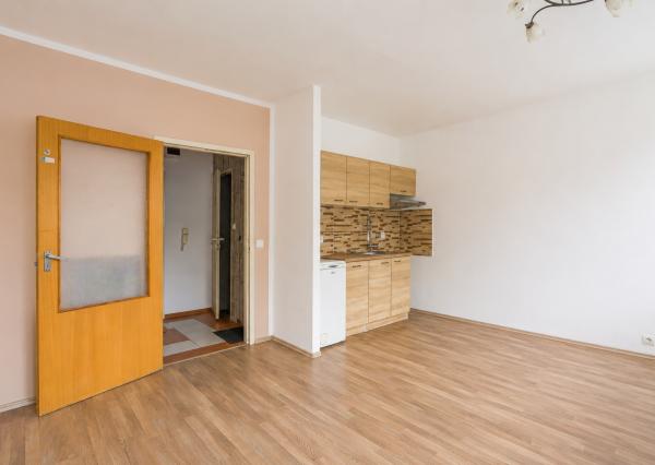 PREDAJ - Garsónka – ul.Hurbanova, Stará Turá, 25 m² +pivnica