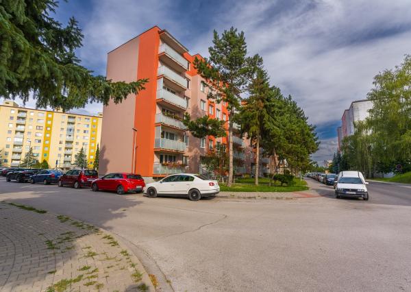 PREDAJ - Garsónka – ul.Hurbanova, Stará Turá, 25 m² +pivnica