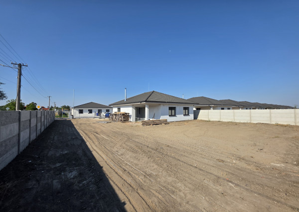 HVIEZDA!!! Posledný Dom na Javorovej pozemok 828m2