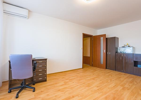 PREDAJ - veľký 3 izbový byt *s klimatizáciou, Piešťanská ul.
