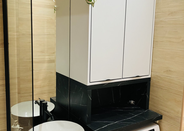NA PRENÁJOM KOMPLETNE ZARIADENÝ 3-IZBOVÝ BYT 74 m² SO ZASKLENOU LODŽIOU – SMIŽANY