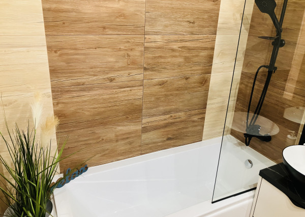 NA PRENÁJOM KOMPLETNE ZARIADENÝ 3-IZBOVÝ BYT 74 m² SO ZASKLENOU LODŽIOU – SMIŽANY