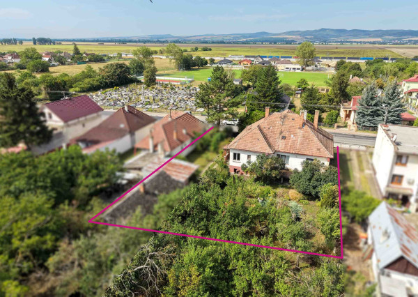 NA PREDAJ charizmatický 5-izbový rodinný dom, Považany