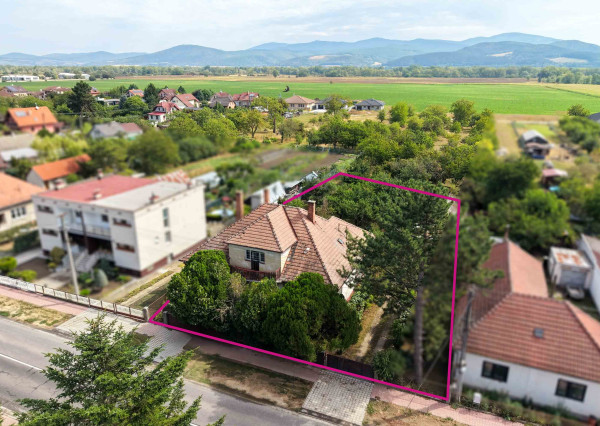 NA PREDAJ charizmatický 5-izbový rodinný dom, Považany