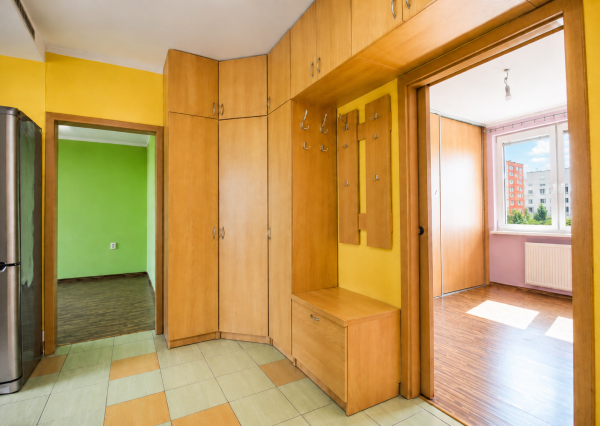 🏡 NA PREDAJ 3-izb. BYT S VEĽKOU KÚPEĽŇOU A ZASKLENÝM BALKÓNOM | DIBROVOVA | NOVÉ MESTO NAD VÁHOM