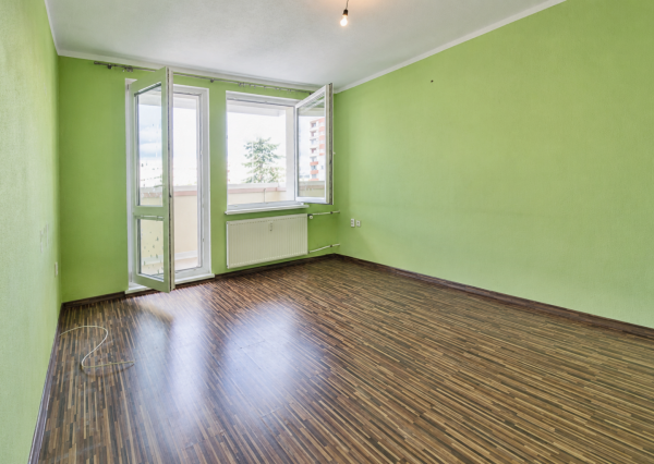 🏡 NA PREDAJ 3-izb. BYT S VEĽKOU KÚPEĽŇOU A ZASKLENÝM BALKÓNOM | DIBROVOVA | NOVÉ MESTO NAD VÁHOM