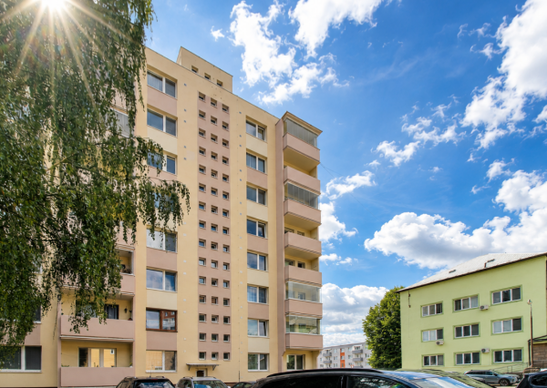 🏡 NA PREDAJ 3-izb. BYT S VEĽKOU KÚPEĽŇOU A ZASKLENÝM BALKÓNOM | DIBROVOVA | NOVÉ MESTO NAD VÁHOM