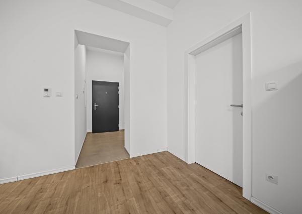 Na prenájom moderný 2-izbový byt – Lermontovova ulica, Palisády
