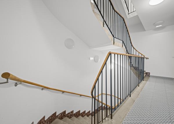 Na prenájom moderný 2-izbový byt – Lermontovova ulica, Palisády