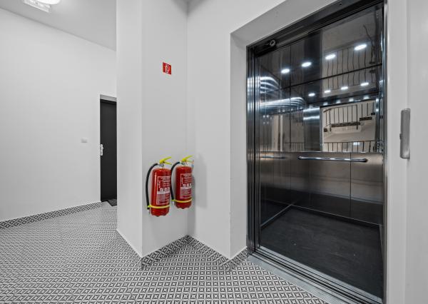 Na prenájom moderný 2-izbový byt – Lermontovova ulica, Palisády
