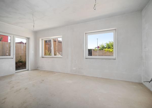 🏡 VILADOMY SENEC | NA PREDAJ 3-IZBOVÝ BYT SO SÚKROMNOU ZÁHRADKOU 48 m²