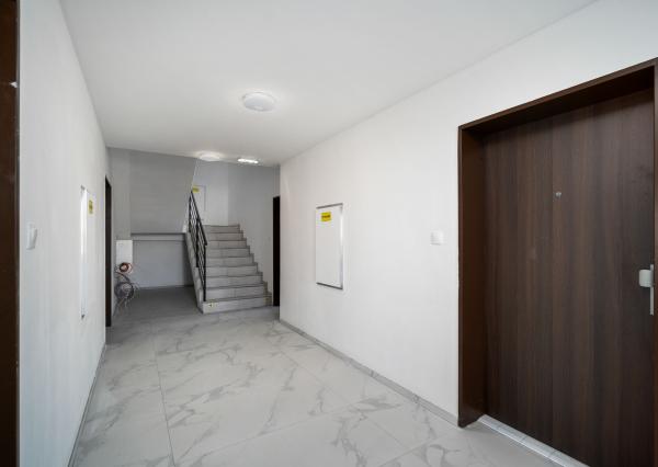 🏡 VILADOMY SENEC | NA PREDAJ 3-IZBOVÝ BYT SO SÚKROMNOU ZÁHRADKOU 48 m²