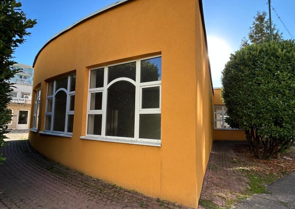 PREDAJ obchodného priestoru na komerčné využitie v Karlovej Vsi.