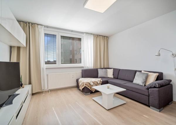 PREDAJ 3 izb. bytu s loggiou, Čiernovodská ul., Bratislava