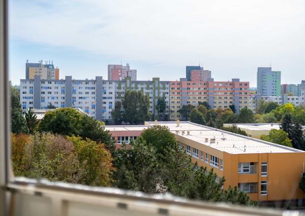 PREDAJ 3 izb. bytu s loggiou, Čiernovodská ul., Bratislava