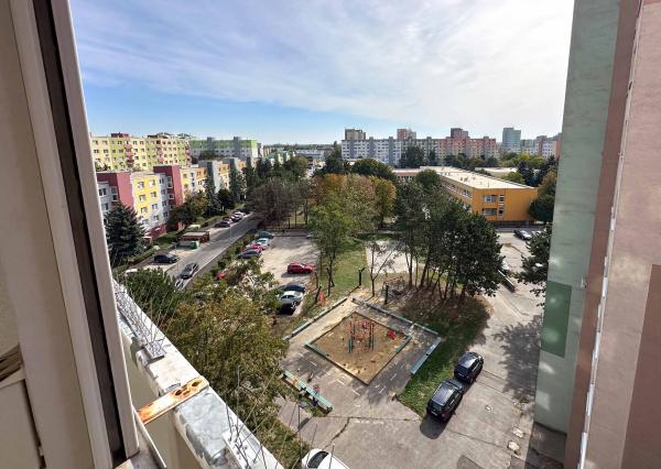 PREDAJ 3 izb. bytu s loggiou, Čiernovodská ul., Bratislava