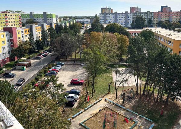 PREDAJ 3 izb. bytu s loggiou, Čiernovodská ul., Bratislava