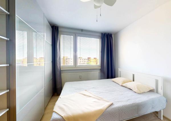 PREDAJ 3 izb. bytu s loggiou, Čiernovodská ul., Bratislava