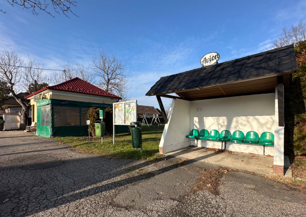 PREDAJ 3 izb. bytu so záhradou, parking, Macov, okres DS