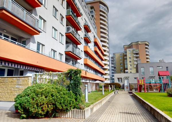 3-izbový byt s 30 m² terasou v bezpečnom uzavretom areáli