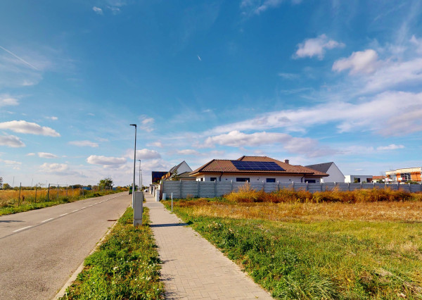 Stavebný pozemok (733 m²), Bratislava - Čunovo