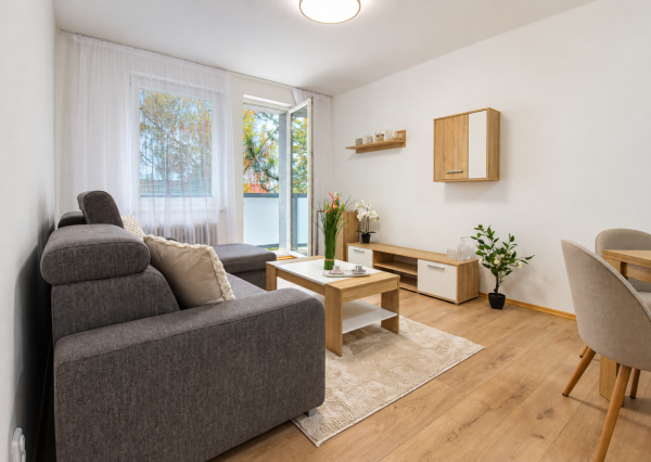 🏡 NA PRENÁJOM | KRÁSNY, KOMPLETNE ZREKONŠTRUOVANÝ 2-IZBOVÝ BYT S BALKÓNOM – NOVÉ MESTO NAD VÁHOM