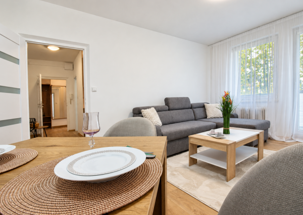 🏡 NA PRENÁJOM | KRÁSNY, KOMPLETNE ZREKONŠTRUOVANÝ 2-IZBOVÝ BYT S BALKÓNOM – NOVÉ MESTO NAD VÁHOM