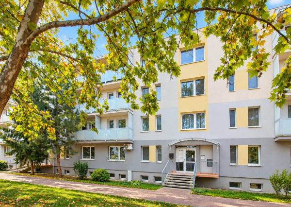 🏡 NA PRENÁJOM | KRÁSNY, KOMPLETNE ZREKONŠTRUOVANÝ 2-IZBOVÝ BYT S BALKÓNOM – NOVÉ MESTO NAD VÁHOM