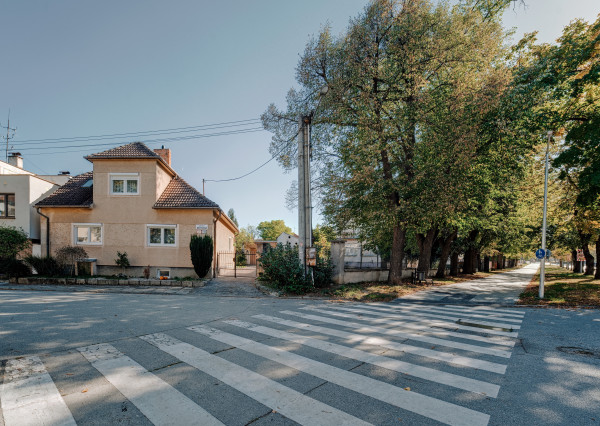 Priestranný 6-izbový rodinný dom – Nešporova ulica, Skalica.