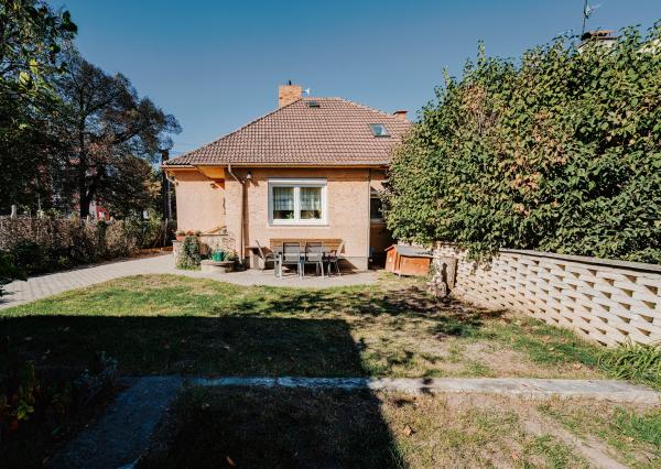 Priestranný 6-izbový rodinný dom – Nešporova ulica, Skalica.