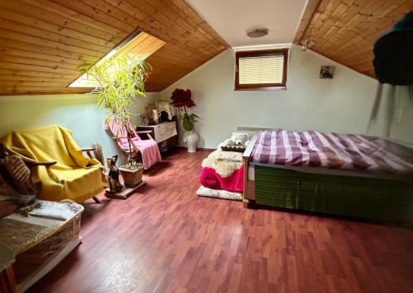 NA PREDAJ nehnuteľnosť s charakterom rodinného domu