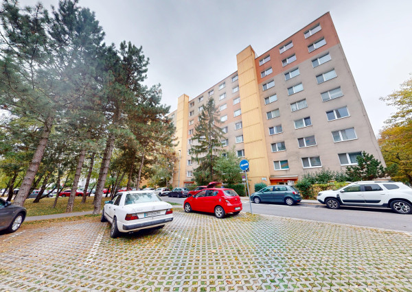 ✅ Zrekonštruovaný 2-izbový byt s možnosťou  parkovania