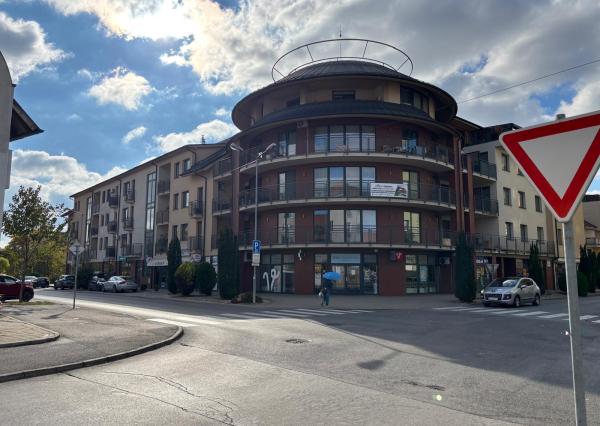 NA PREDAJ 2-izbový byt v centre Dunajskej Stredy – 53 m²